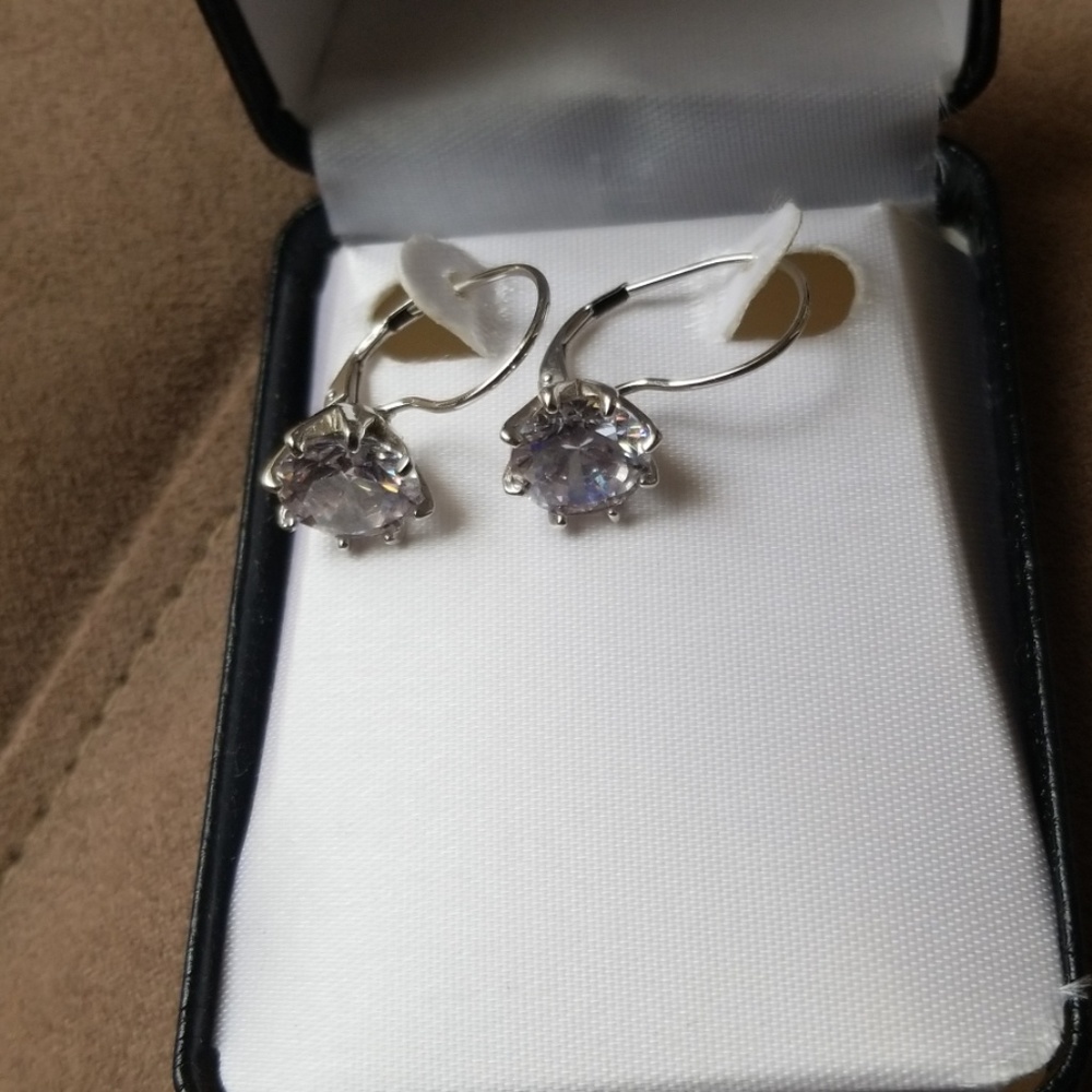 Earrings - Picture 2 of 3